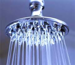 Filmate sotto la doccia dalla webcam dell’idraulico
