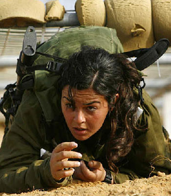 Israele: ex soldatessa confessa, consegnati documenti segreti a stampa