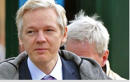 Assange: Rischio Estradizione, intanto Nuove Rivelazioni Wikileaks