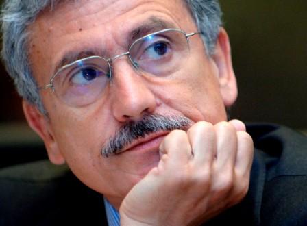 Intercettazioni: D’Alema, impossibile collaborazione con governo