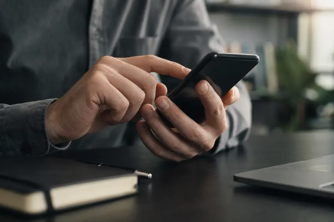 Stalkerware sul telefono: segnali, verifiche e rimozione in sicurezza